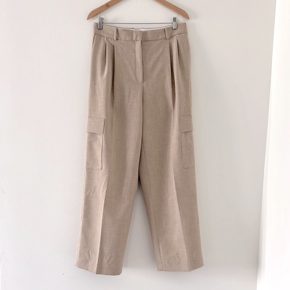 Aritzia Babaton Spotlight Cargo Pant high rise 
Straight Leg - Picture 5 of 16